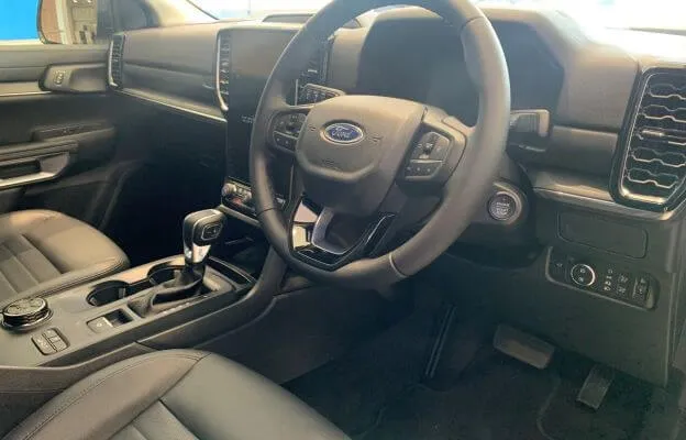 new-ford-everest-interior