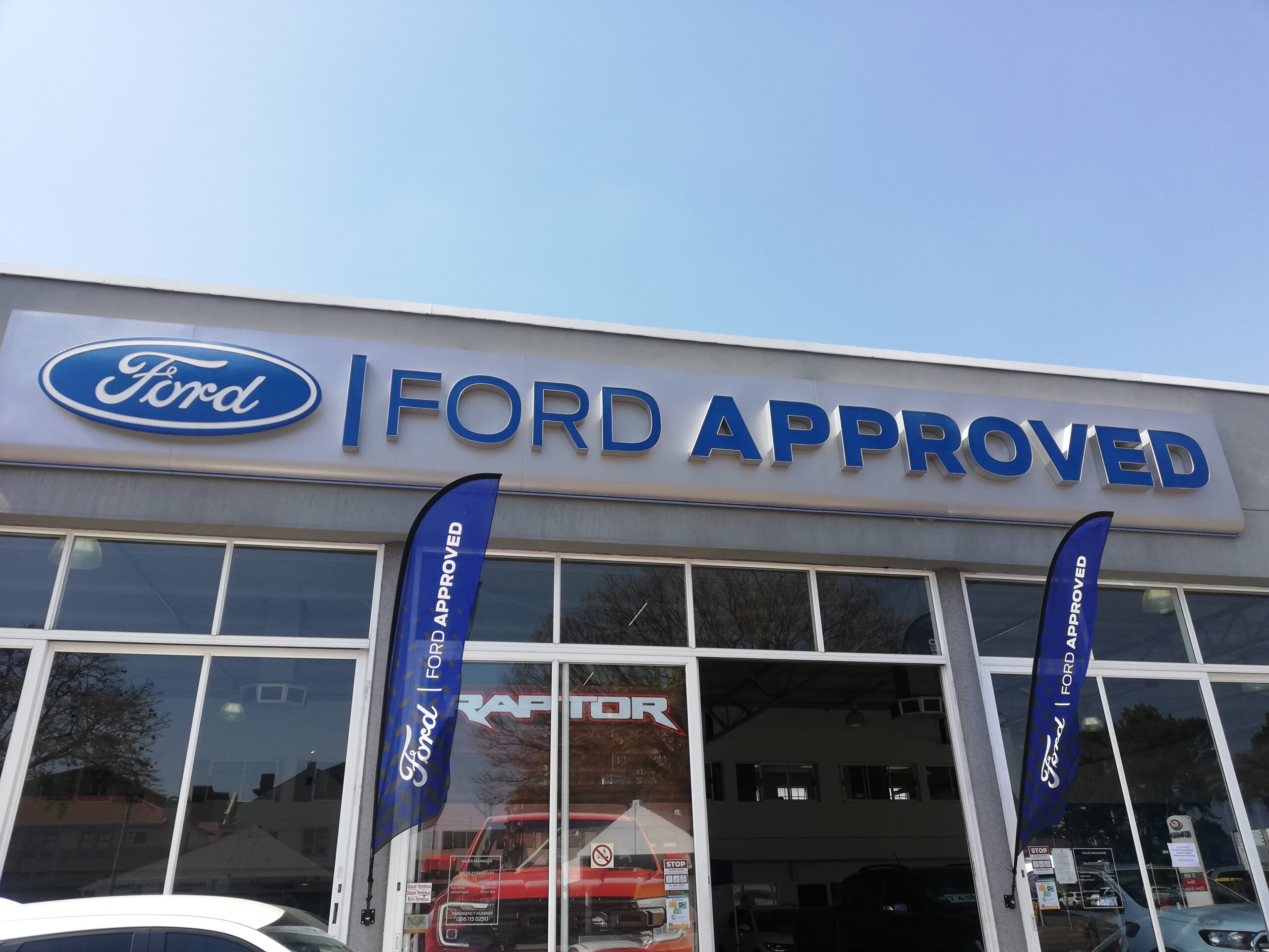 CMH FORD HATFIELD Discusses Manual Vs Auto CMH Ford