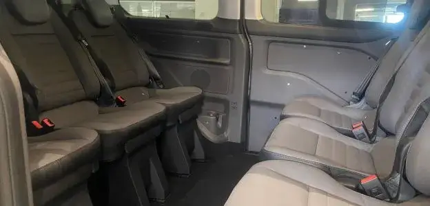 2023-ford-tourneo-custom-7-seater-bus-interior