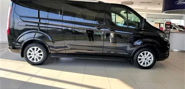 2023-ford-tourneo-custom-7-seater-bus-side-view-cmh-kempster-ford-umhlanga