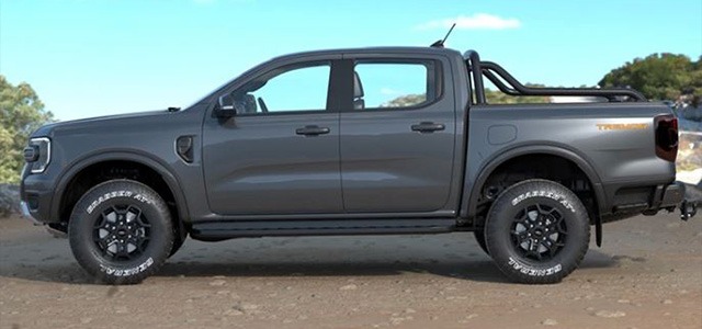 Ford Ranger 2.0D Bi-Turbo Tremor 4X4 Double Cab Auto- Side